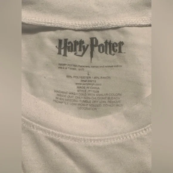 Harry Potter Hogwarts Women's T-Shirt Size Large - Picture 3 of 3